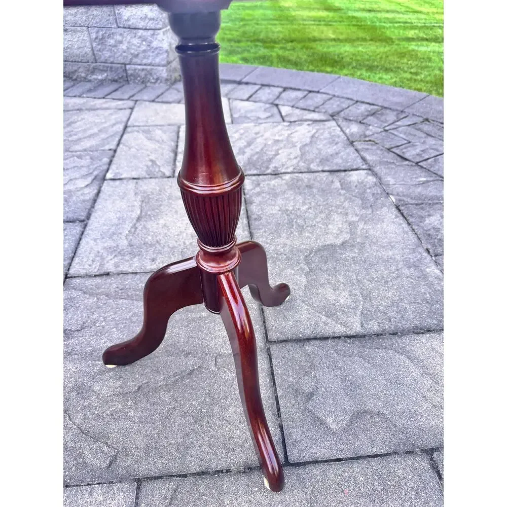 Vintage Bombay Company Pedestal Accent Table Mahogany 20.5” x 13”